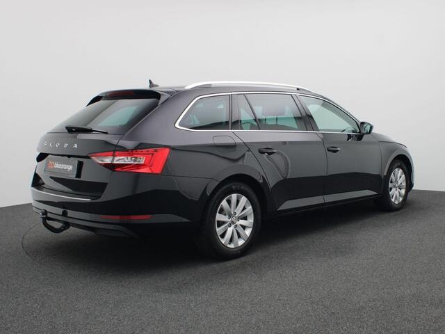 Skoda SUPERB Combi 1.4 TSI iV Business Edition Plus 218PK DSG full led, trekhaak, cruise control met travel assist, side assist, stuur-stoelverwarming, verwarmde voorruit, achteruitrijcamera, keyless, 17" lichtmetaal