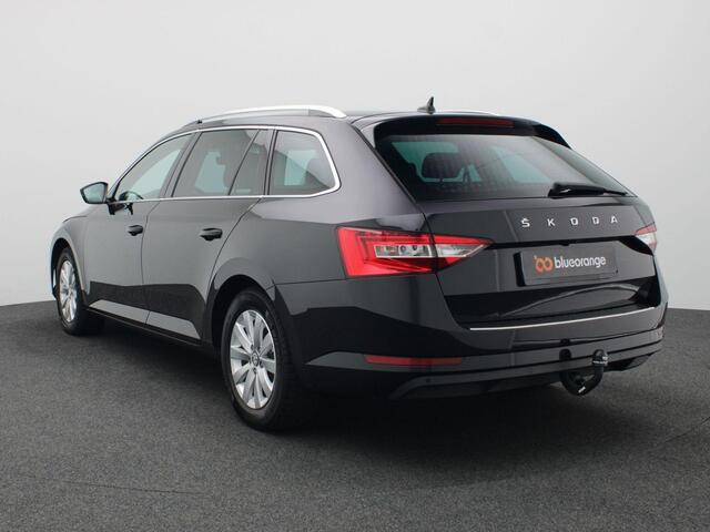 Skoda SUPERB Combi 1.4 TSI iV Business Edition Plus 218PK DSG full led, trekhaak, cruise control met travel assist, side assist, stuur-stoelverwarming, verwarmde voorruit, achteruitrijcamera, keyless, 17" lichtmetaal