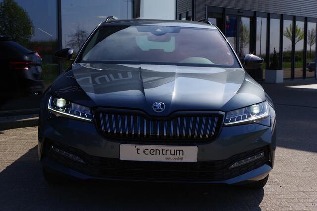 Skoda SUPERB Combi 1.4 TSI iV 218 PK Sportline BNS PHEV, Trekhaak, Camera, 4 x Stoelverwarming, Adap. Cruise Control, Memory