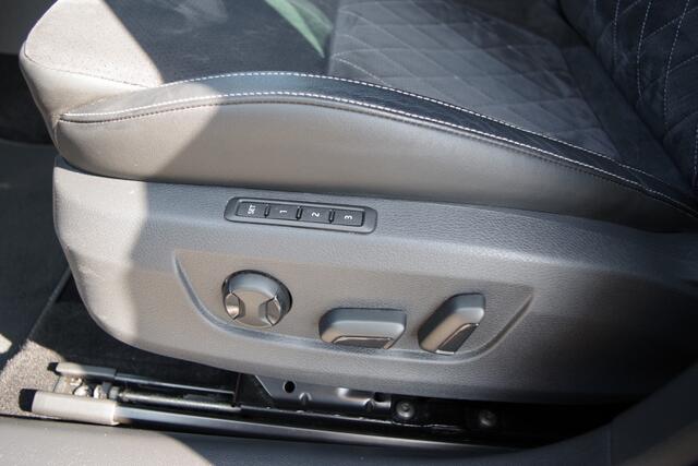 Skoda SUPERB Combi 1.4 TSI iV 218 PK Sportline BNS PHEV, Trekhaak, Camera, 4 x Stoelverwarming, Adap. Cruise Control, Memory