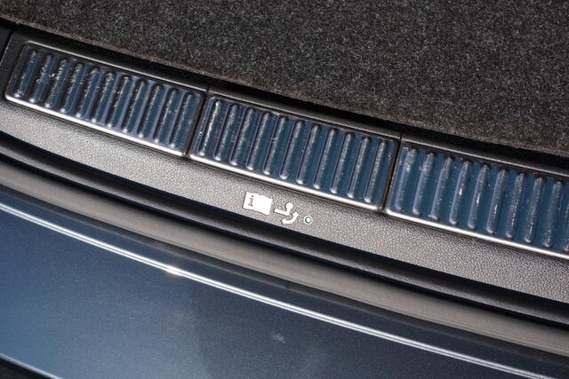 Skoda SUPERB Combi 1.4 TSI iV 218 PK Sportline BNS PHEV, Trekhaak, Camera, 4 x Stoelverwarming, Adap. Cruise Control, Memory