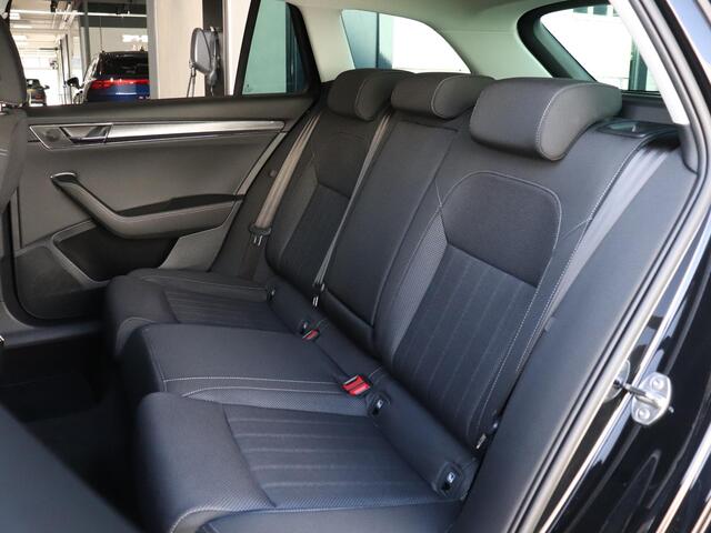 Skoda SUPERB Combi Business Edition Plus 1.5 TSI 150pk AUTOMAAT | Trekhaak | Achteruitrijcamera | Stoelverwarming | Elek. verstelbare bestuurdersstoel | Keyless |