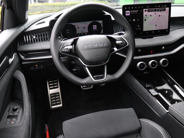 Skoda SUPERB Combi 1.5 TSI PHEV 204pk Sportline Business | Panoramadak | Canton audio | Rondomzichtcamera | Stoelverwarming voor & achter | Verwarmbaar voorruit |