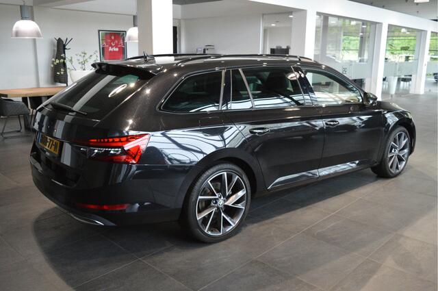Skoda SUPERB Combi 1.4 TSI iV Sportline navi clima keyless led camera 19 inch !!