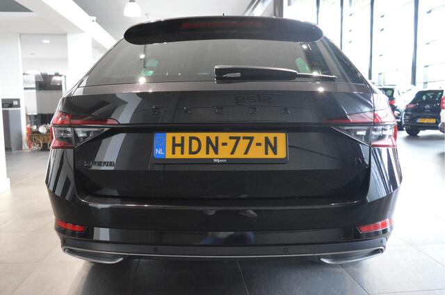 Skoda SUPERB Combi 1.4 TSI iV Sportline navi clima keyless led camera 19 inch !!