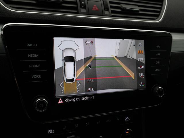 Skoda SUPERB Combi 1.4 TSI 218 pk DSG iV Business Edition | Trekhaak | Achteruitrijcamera | Navigatie | Stoelverwarming