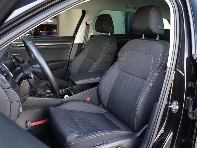 Skoda SUPERB Combi Business Edition Plus 1.5 TSI 150pk AUTOMAAT | Trekhaak | Achteruitrijcamera | Stoelverwarming | Elek. verstelbare bestuurdersstoel | Keyless |