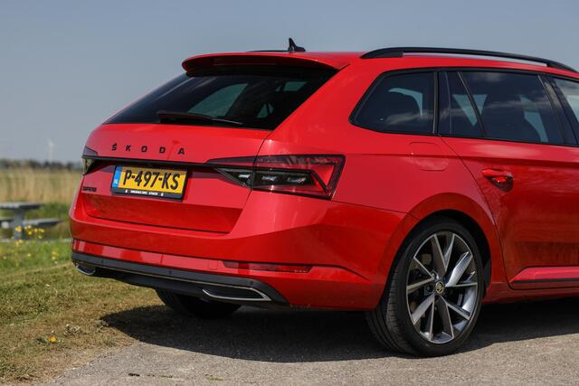 Skoda SUPERB Combi 1.5 TSI 150 pk DSG Sportline ? LED ? ACC ? Carplay