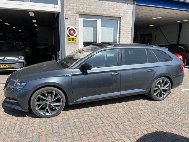 Skoda SUPERB Combi 1.4 TSI iV Sportline Business / AUTOMAAT/ PANO/ TREKHAAK/ CAMERA/ PARK. SENSOREN/ KEYLESS/ LED/ APP-CONNECT/ CLIMA/ DAB/ MEMORY SEAT/ STOEL-STUUR VERWARMING/ ELEK. ACHTERKLEP/ MULTI. STUUR/