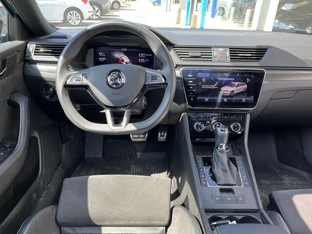 Skoda SUPERB Combi 1.4 TSI iV Sportline Business / AUTOMAAT/ PANO/ TREKHAAK/ CAMERA/ PARK. SENSOREN/ KEYLESS/ LED/ APP-CONNECT/ CLIMA/ DAB/ MEMORY SEAT/ STOEL-STUUR VERWARMING/ ELEK. ACHTERKLEP/ MULTI. STUUR/