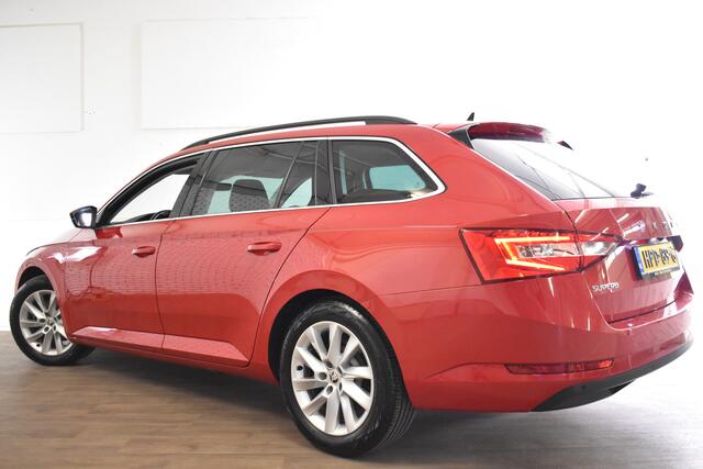 Skoda SUPERB Combi iV 218PK DSG HYBRID BUSINESS+ VIRTUAL/NAVI/TREKHAAK