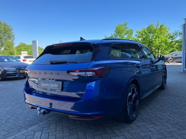 Skoda SUPERB combi Sportline Business 1.5 TSI PHEV 204 PK | Panorama dak | Suite Sport Leder | 19" lichtmetalen velgen | Trekhaak | Canton Geluidssysteem |