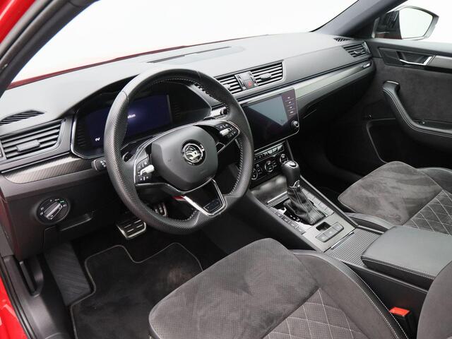 Skoda SUPERB Combi 1.4 TSi 218 Pk iV Sportline Business | Panoramadak | CarPlay | Navigatie | Bluetooth | Camera | Trekhaak | 18 Inch | 54.028 Km!!