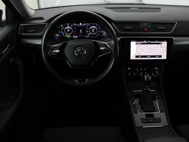 Skoda SUPERB 1.4 TSI iV Business Edition Plus | Panoramadak | Stoel & stuurverwarming | Camera | Memory | Virtual Cockpit | Achterbankverwarming | Carplay | Navigatie | Full LED