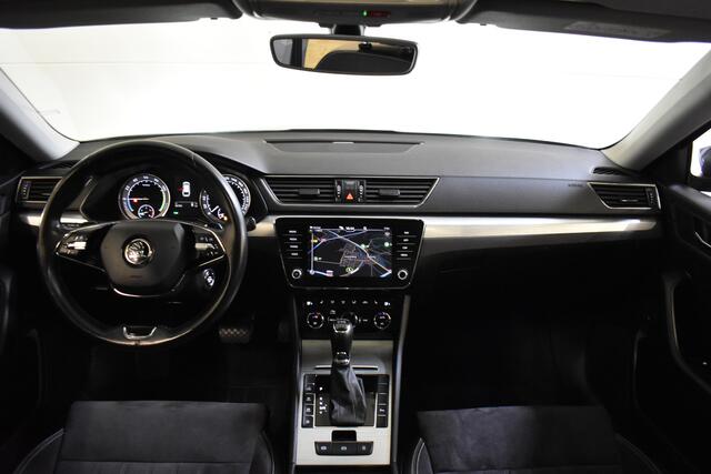 Skoda SUPERB Combi iV 218PK DSG HYBRID BUSINESS LEDER/NAVI/PANORAMADAK