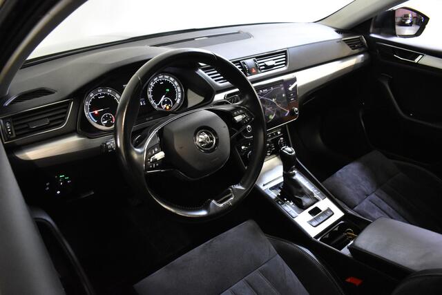 Skoda SUPERB Combi iV 218PK DSG HYBRID BUSINESS LEDER/NAVI/PANORAMADAK