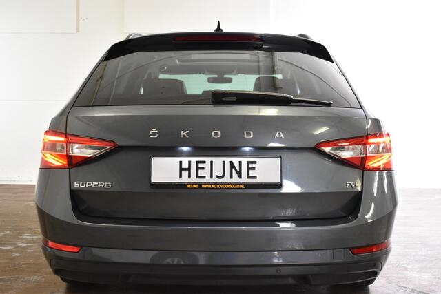 Skoda SUPERB Combi iV 218PK DSG HYBRID BUSINESS LEDER/NAVI/PANORAMADAK