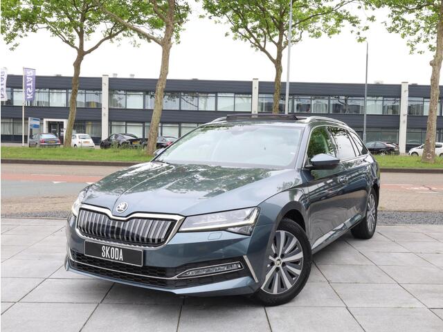 Skoda SUPERB Combi iV 1.4 TSI PHEV 218PK | Panodak | Standkachel | Virtual | Memory | Elektrische koffer | Trekhaak | Stoel&Stuurverwarming |
