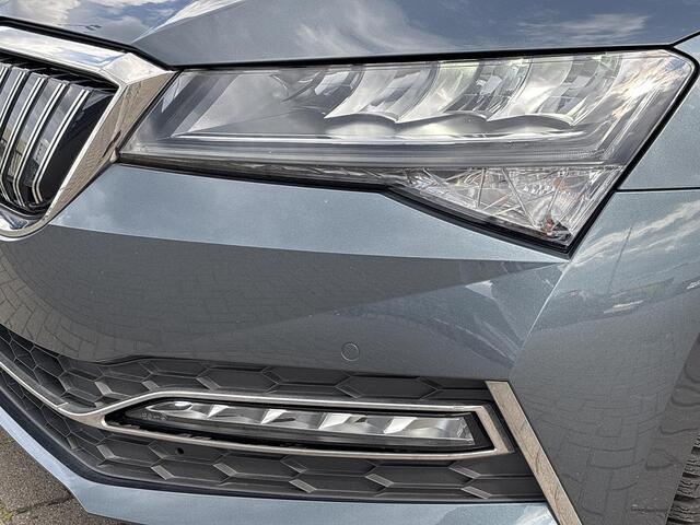 Skoda SUPERB Combi 1.4 TSI iV Business Edition Plus | Trekhaak | Navigatie | Cruise Control | Climate Control | Parkeersensoren | Apple CarPlay en Android Auto