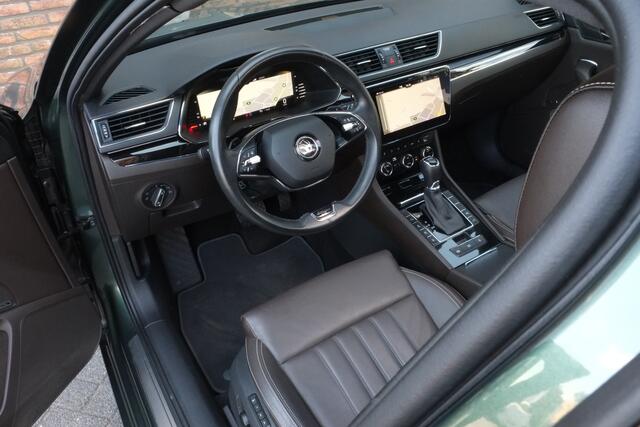 Skoda SUPERB Combi 1.4 TSI iV Laurin & Klement Panoramadak, Trekhaak, 360° Camera, ACC