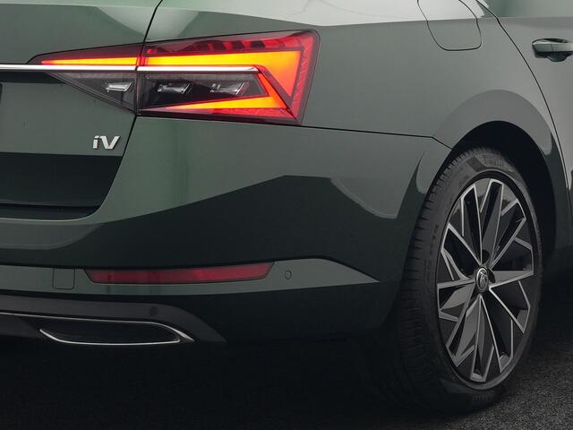 Skoda SUPERB 1.4 TSI iV Lauren & Klement Plug In Hybrid 218pk Dealer O.H | PHEV | Panodak | Adaptive Cruise | Canton Audio | Lederen Sportstoelen Memory | Camera | Crystal LED | Apple Carplay | Lane Assist | Stoelverwarming | Navigatie | DAB |