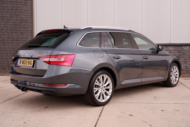 Skoda SUPERB Combi 1.5 TSI ACT Business Edition | Trekhaak | Camera | Alcantara | Memory | LED | Carplay | Climate