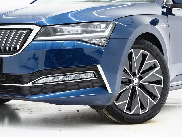 Skoda SUPERB Combi 1.4 TSI iV Laurin & Klement | Panoramadak | Trekhaak | Massage | Canton | Keyless | Adaptive Cruise
