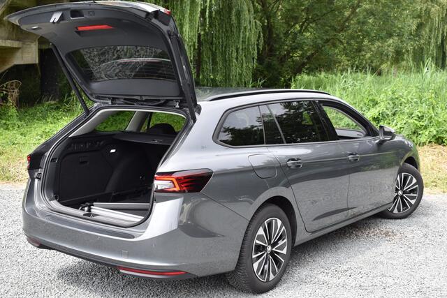 Skoda SUPERB Combi 1.5 TSI 150PK DSG MHEV BUSINESS CAMERA | MASSAGE | 4x STOELVERW.