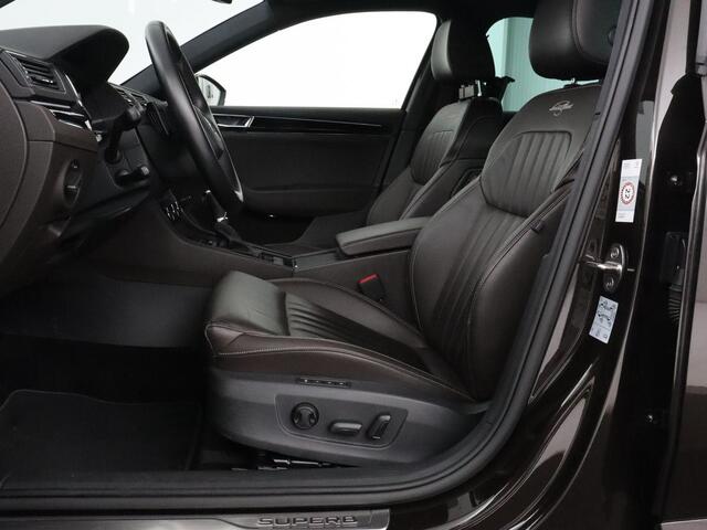 Skoda SUPERB 1.4 TSI iV Laurin & Klement | Leder | Trekhaak | Adaptive cruise | Stoelverwarming | Canton Sound | Virtual Cockpit | Navigatie | Memory | Achterbankverwarming | Full LED | Keyless | Carplay | PHEV
