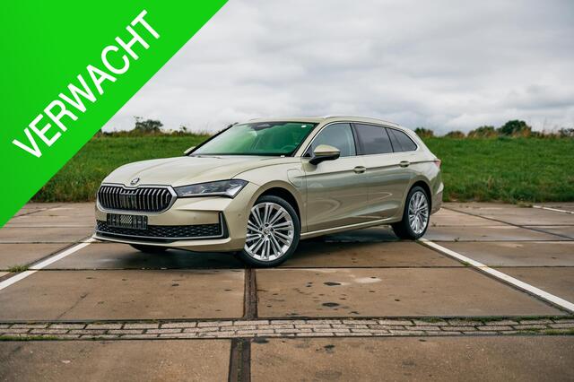 Skoda SUPERB Combi 1.5 TSI PHEV Laurin & Klement | PANO | TREKHAAK | LEDER