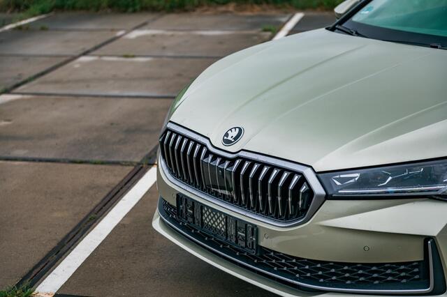 Skoda SUPERB Combi 1.5 TSI PHEV Laurin & Klement | PANO | TREKHAAK | LEDER