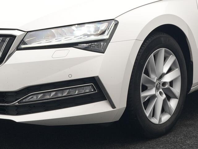 Skoda SUPERB 1.4 TSI iV Business Edition Plus Plug In Hybrid 218pk PHEV | Trekhaak af Fabriek | Adaptive Cruise | Carplay | Electrische Sportstoelen met Memory | Keyless | Chrystal Led |