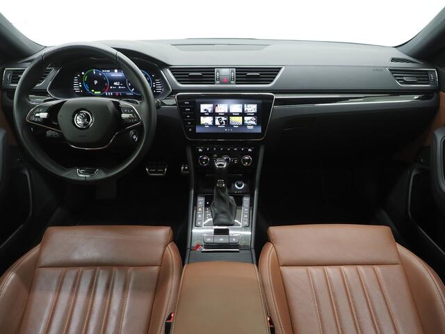 Skoda SUPERB Combi 1.4 TSI iV Laurin & Klement | Panoramadak | Trekhaak | Canton | 360 | Keyless | Adaptive Cruise