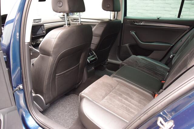 Skoda SUPERB Combi 1.4 TSI iV Business Edition Plus PHEV Plug-in Hybride | Org. NL | BOVAG Garantie | Trekhaak | Virtual Cockpit | Apple Carplay/Android Auto | Elektrische Voorstoelen met geheugen | Verwarmde Voorruit + Stoelen |