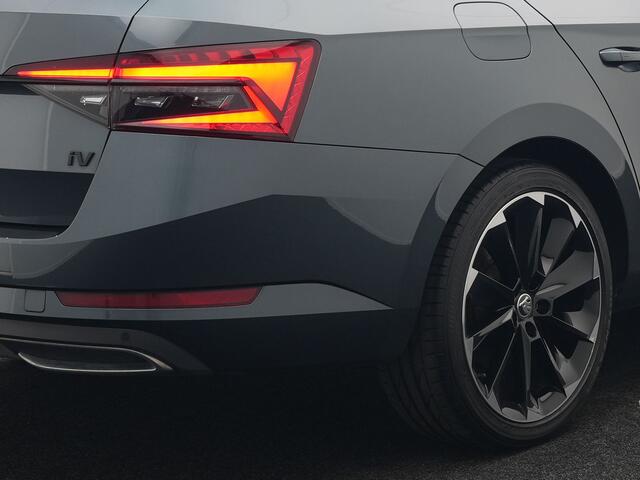 Skoda SUPERB Combi 1.4 TSI iV Sportline Plug In Hybrid 218pk Dealer O.H PHEV | Adaptive Cruise | 360 Camera | Alcantara Sportstoelen Memory | Canton Audio | 19"L.M | Virtual | Keyless |
