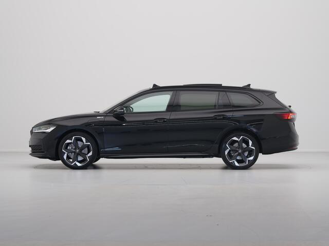 Skoda SUPERB Combi 1.5 TSI iV 204 6DSG Sportline Business Automaat | Mechanisch wegklapbare trekhaak | Multifunctioneel verwarmbaar 3 spaaks sportstuur incl. peddels voor recuperatie en HOD (hands off detectie)