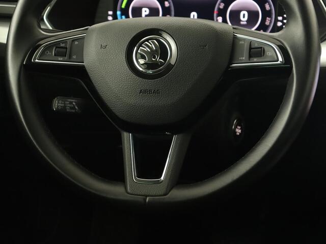 Skoda SUPERB Combi 1.4 TSI iV Business Edition | Automaat | Climate control | Adaptive control | LED | Stoelverwarming | Camera | Navigatie | Carplay | PHEV