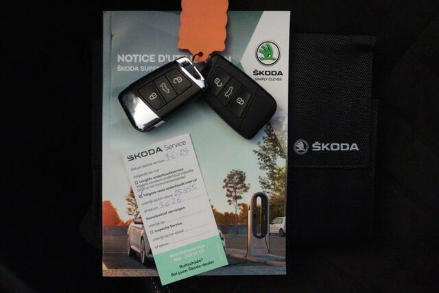 Skoda SUPERB Combi 1.4 TSI iV Business Edition Plus Automaat | NAVI | PDC V+A | STUUR/STOELVERW+GEHEUGEN | ADAP CRUISE | TREKHAAK INKL |