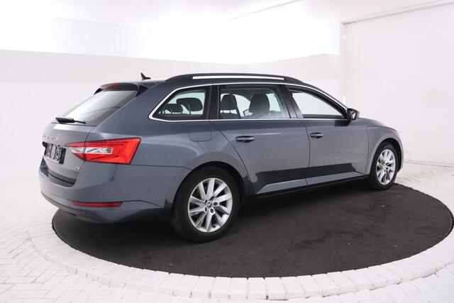 Skoda SUPERB Combi 1.4 TSI iV Business Edition Navigatie, Climate, Lmv,