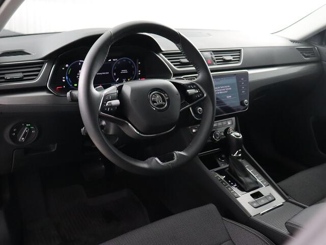 Skoda SUPERB Combi 1.4 TSI iV Business Edition Plus (Elek. trekhaak / ACC / Stoelverw. V+A / Camera)