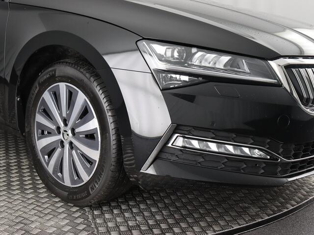 Skoda SUPERB Combi 1.4 TSI iV Business Edition Plus (Elek. trekhaak / ACC / Stoelverw. V+A / Camera)