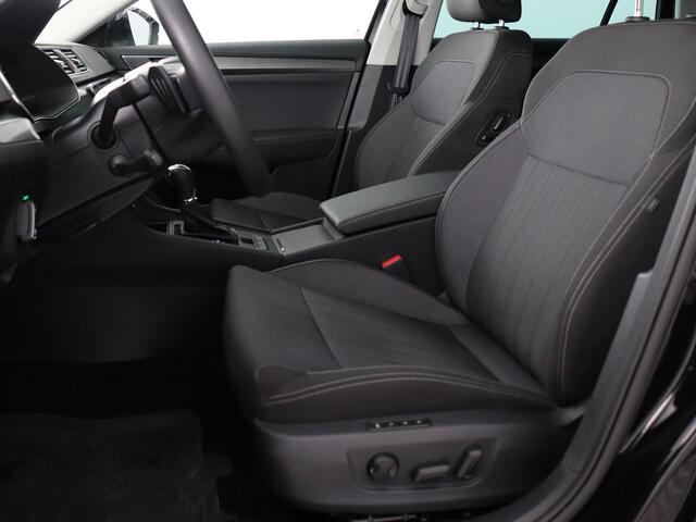 Skoda SUPERB Combi 1.4 TSI iV Business Edition Plus (Elek. trekhaak / ACC / Stoelverw. V+A / Camera)
