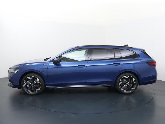 Skoda SUPERB Combi Sportline Business 1.5 TSI PHEV 204 PK DSG Automaat | Panorama dak | Suite Sport Leder | 19" lichtmetalen velgen | Trekhaak | Canton Geluidssysteem |