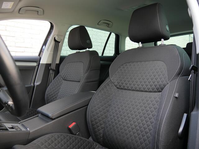 Skoda SUPERB Combi 1.4TSI iV BUSINESS EDITION PLUS/ CAMERA/ PDC V+A
