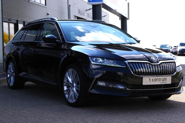 Skoda SUPERB Combi 1.4 TSI iV Laurin & Klement 218 PK PHEV, Leder, Trekhaak, Memory, Canton Sound, 4 x Stoelverwarming, Camera