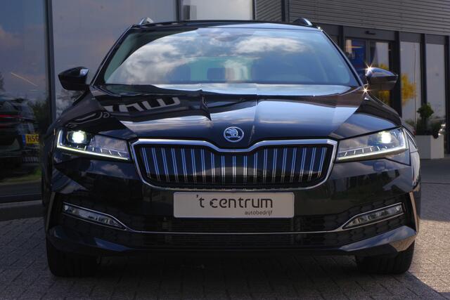 Skoda SUPERB Combi 1.4 TSI iV Laurin & Klement 218 PK PHEV, Leder, Trekhaak, Memory, Canton Sound, 4 x Stoelverwarming, Camera