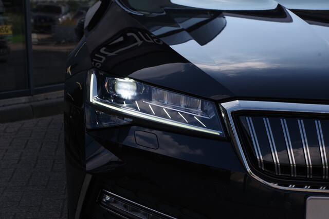 Skoda SUPERB Combi 1.4 TSI iV Laurin & Klement 218 PK PHEV, Leder, Trekhaak, Memory, Canton Sound, 4 x Stoelverwarming, Camera