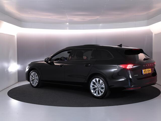 Skoda SUPERB Combi 1.5 TSI PHEV Business Edition 204 PK PHEV | Verlengde garantie | Panorama dak | Trekhaak | 18" Lm velgen |