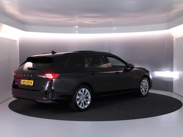 Skoda SUPERB Combi 1.5 TSI PHEV Business Edition 204 PK PHEV | Verlengde garantie | Panorama dak | Trekhaak | 18" Lm velgen |
