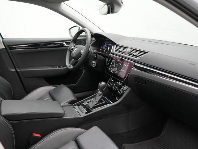 Skoda SUPERB Combi 1.4 TSI iV Laurin & Klement Plug In Hybrid 218pk Dealer O.H PHEV | Trekhaak Af Fabriek | Panodak | Adaptive Cruise | Lederen Sportstoelen Memory & Massage | Canton Audio | Apple Carplay | Keyless | Blis | Navigatie | Stoelen & Stuur Verwarmd | Virtu